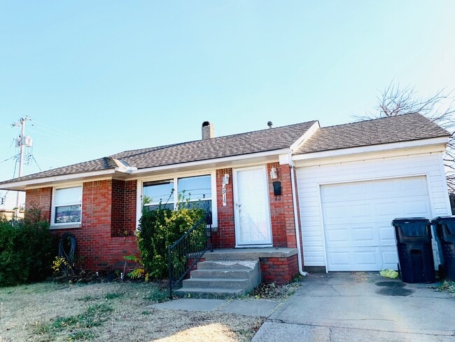Primary Photo - 2916 NW 67th St