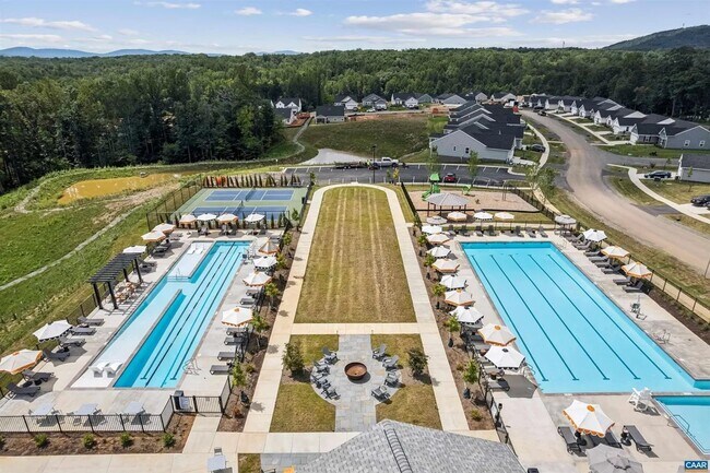 Building Photo - New Dog-Friendly Greene Co Townhome - Be The First To Live Here!