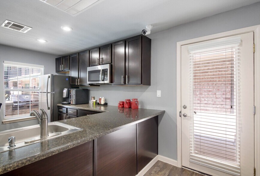 The Lowell at Mueller 12001201 Broadmoor Dr Austin TX 78723