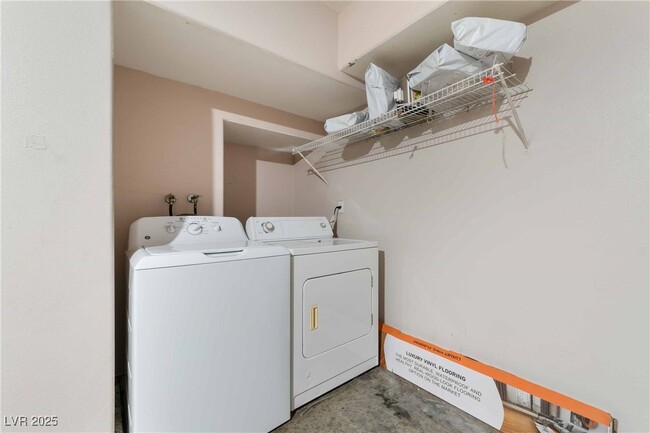 Building Photo - 3684 Hidden Beach Ct