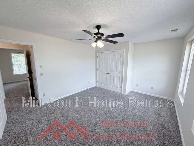 Building Photo - 8971 Meaghan Dr