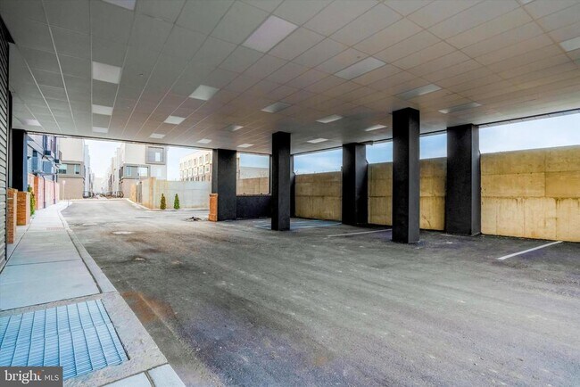 Building Photo - 2143 E Lehigh Ave