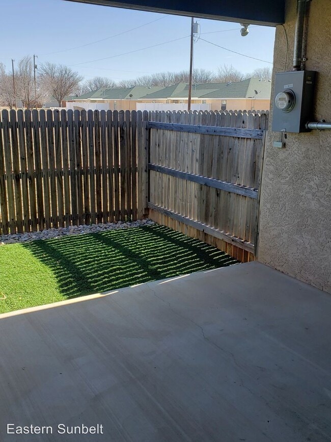 Building Photo - 1901 S Avenue H