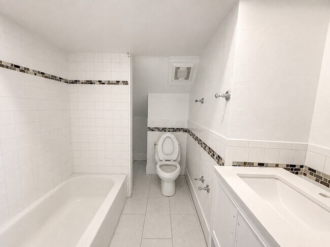 Building Photo - 36 Champney St