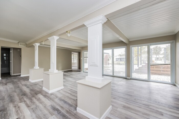 Building Photo - 93 E Mariana Ave