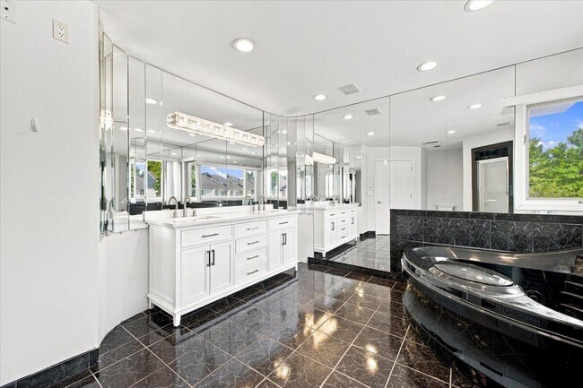 Building Photo - 6122 Trailwood Ln