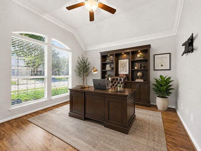 Building Photo - 6114 Menor Crest Dr