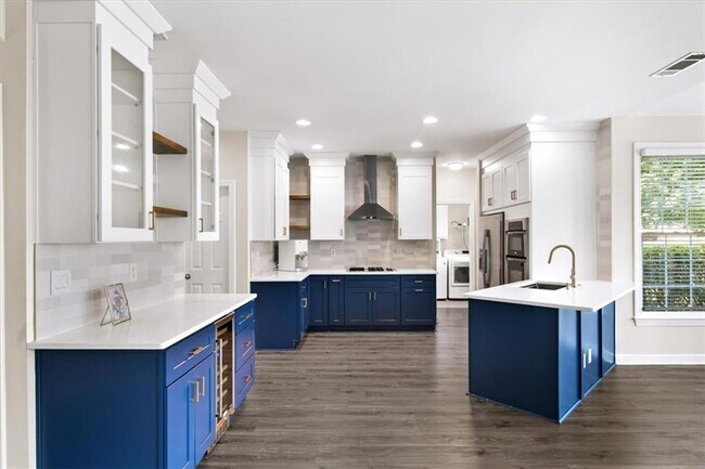 Building Photo - 1085 Arbor Creek Dr