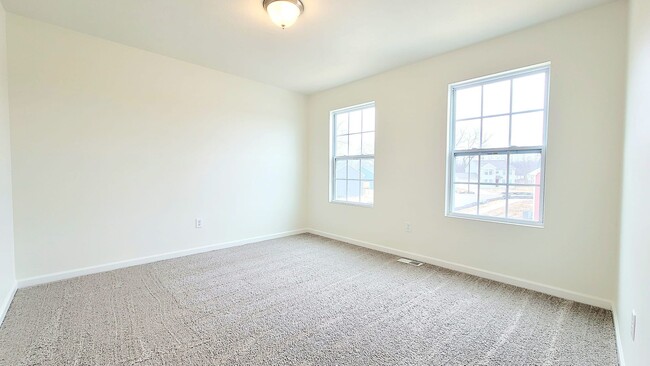 Building Photo - 1929 Blue Stem Ct