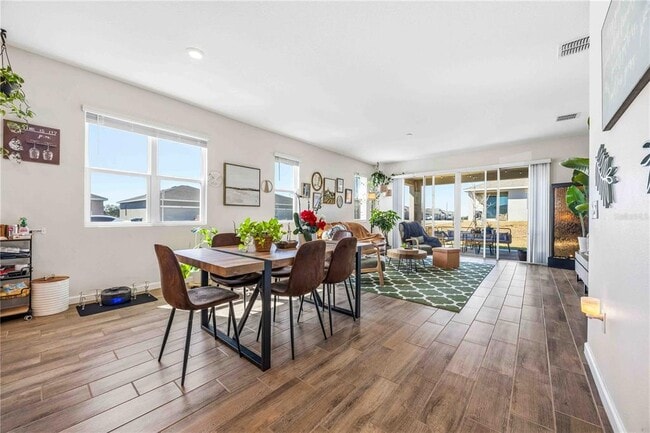 Building Photo - 702 Benz St