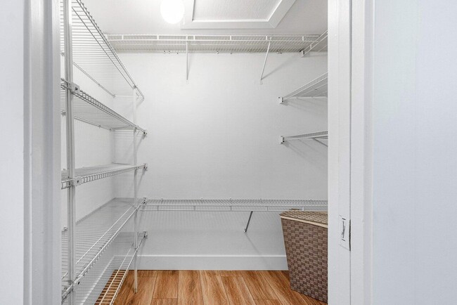 Building Photo - 11863 Wimbledon Cir