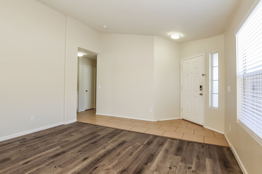 Building Photo - 2655 S 156th Ave