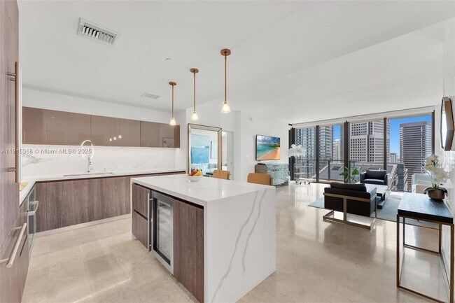 Building Photo - 88 SW 7th St