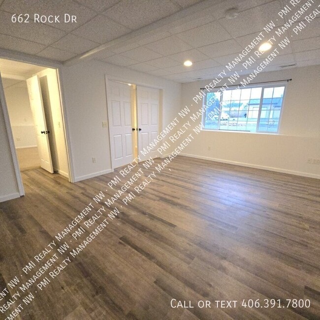 Building Photo - 662 Rock Dr
