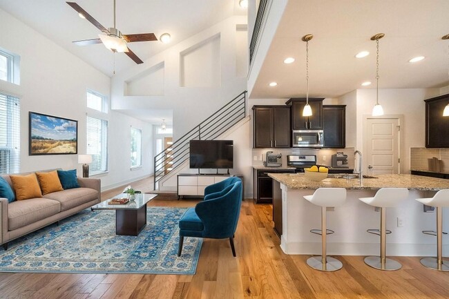 Building Photo - 1408 Casa Dr