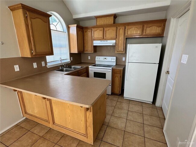 Building Photo - 613 La Mancha Dr