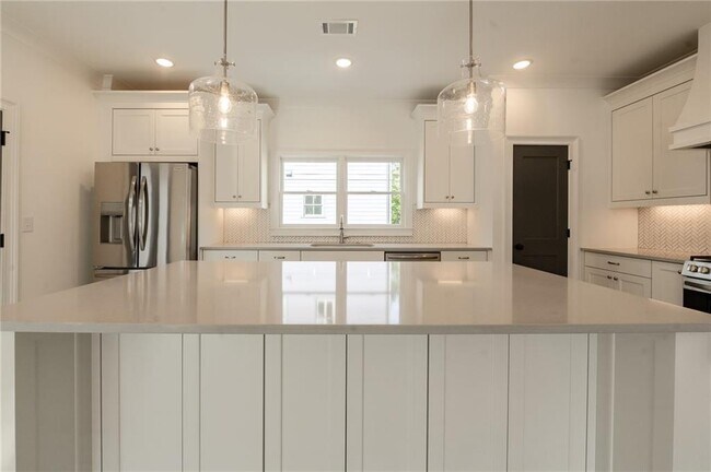 Building Photo - 3272 Stillwood Dr