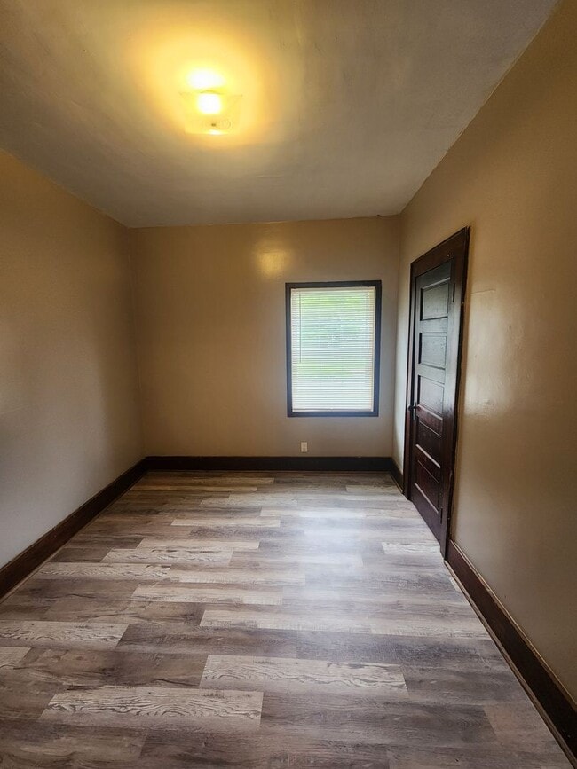 Building Photo - 417 Taylor Ave