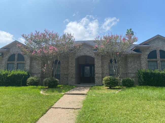 Building Photo - [3/2/3 READY FOR LEASE]