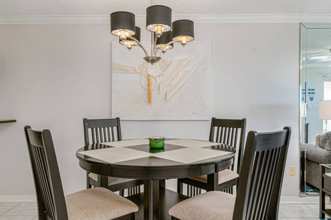 Building Photo - 555 Fillmore Ave