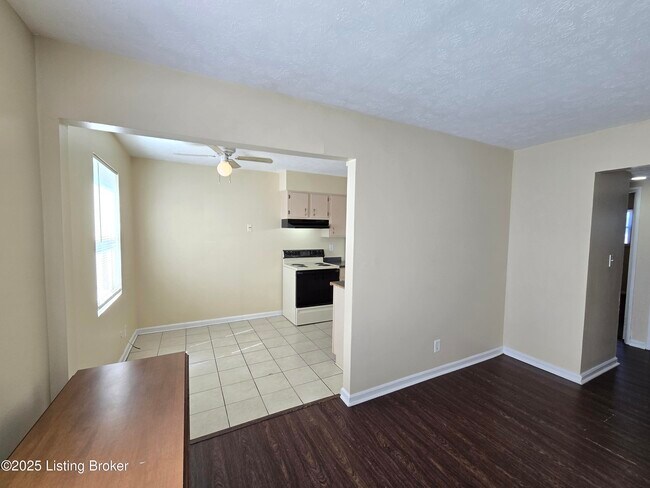 Building Photo - 3217 Springfield Dr