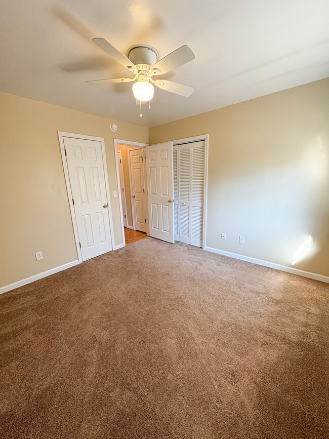 Building Photo - 1322 Deerwood St