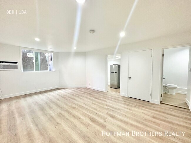Building Photo - 1447 S Sherbourne Dr