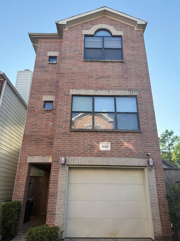 Primary Photo - 8686 Meadowcroft Dr