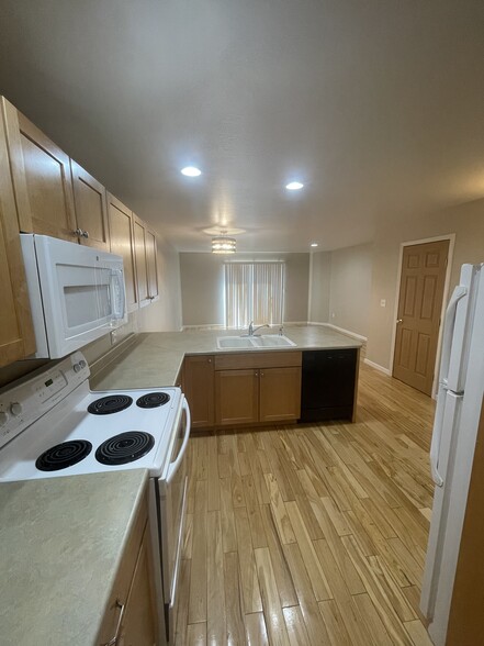 Building Photo - 4220 Central Ave