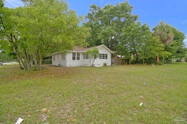 Building Photo - 1322 Wisteria Ave
