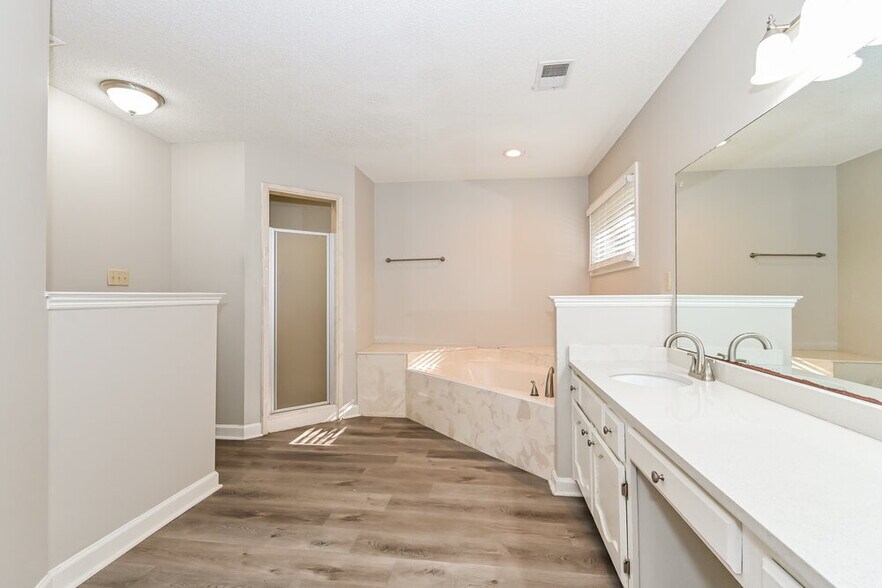 Building Photo - 7653 Dexter Run Cir