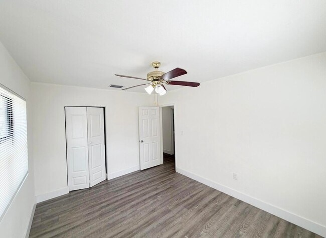 Building Photo - 1135 NW 127th St