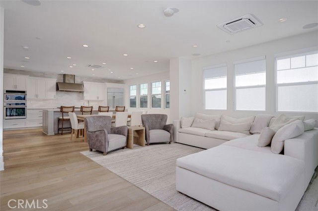 Building Photo - 2100 Cresta Dr