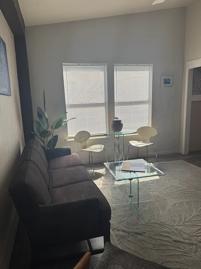 Building Photo - 302 Riverhill Blvd