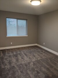 Building Photo - 7655 Parkland Dr