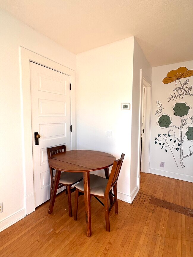 Building Photo - 6029 Portland Ave