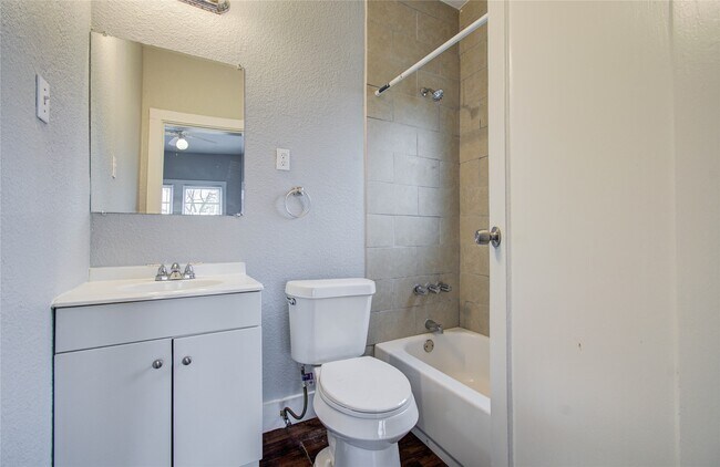 Building Photo - 3824 Topping St