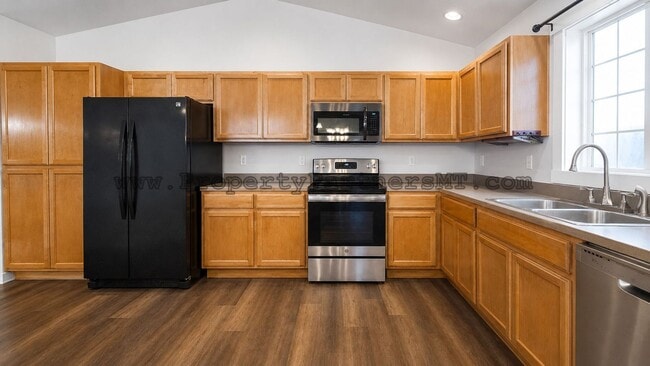 Building Photo - 3 Bedroom 2 Bath House - Near Emily Dickinson School