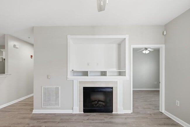 Building Photo - 2 Bedrooms 2 Bathrooms Condo