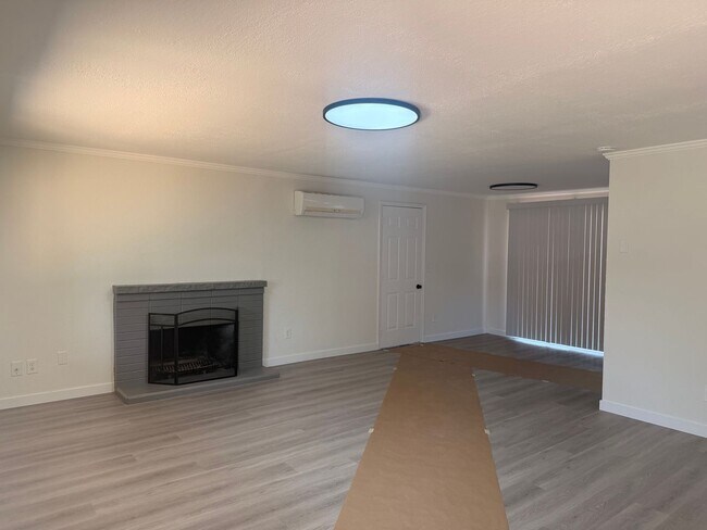 Building Photo - Comfortable Vancouver Living Near Parks, Recreation & Everyday Conveniences