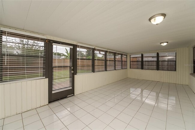 Building Photo - 2229 Flaming Arrow Dr