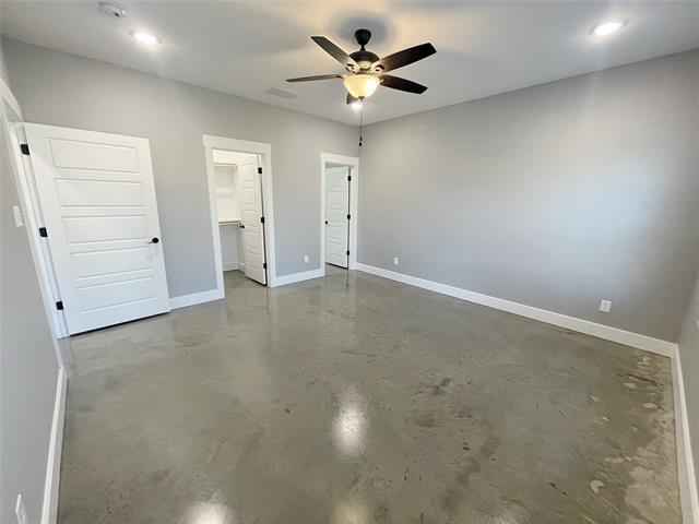 Building Photo - 1213 Oak Dr