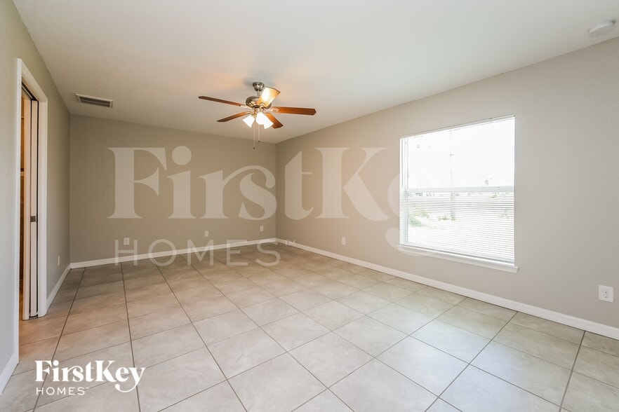 Building Photo - 13057 Feldman Ave