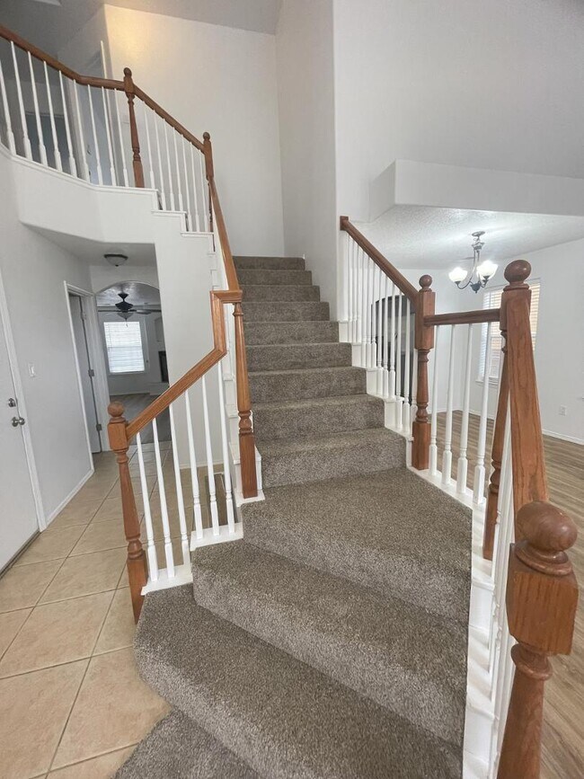 Building Photo - 5555 Mansfield Pl NW
