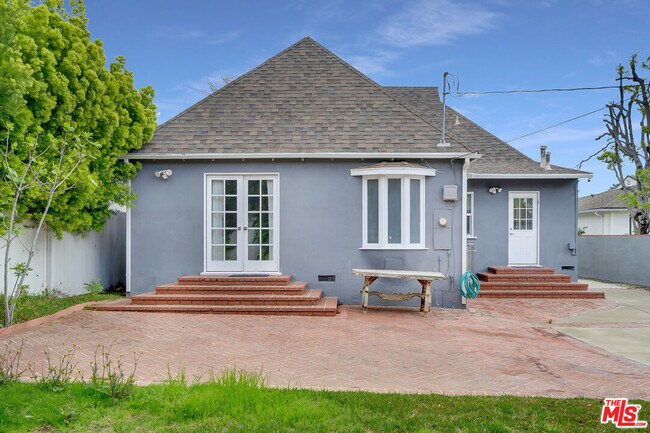 Building Photo - 149 S Kenter Ave