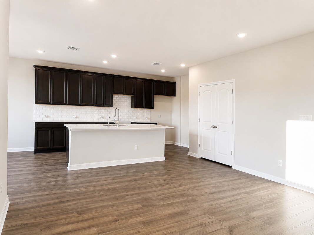 Building Photo - 2441 Danbury Ln
