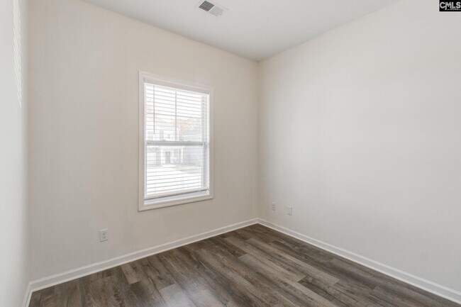 Building Photo - 246 Honey Hill Way