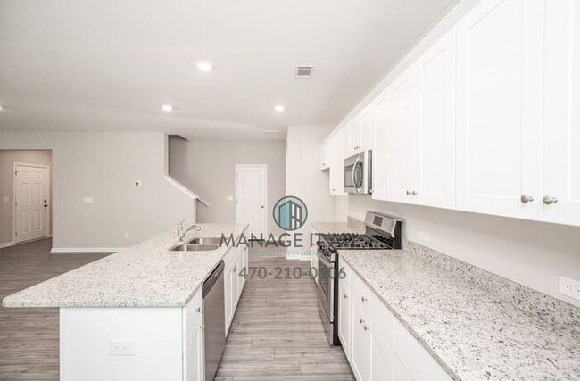 Building Photo - Brand New 4 Bedroom home