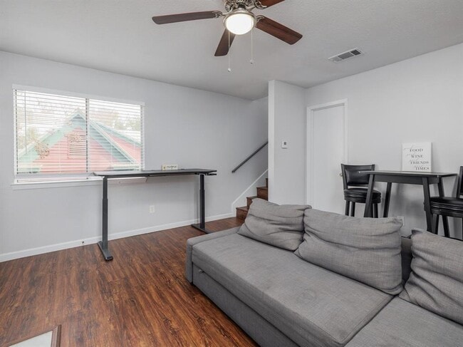 Building Photo - 3004 Speedway