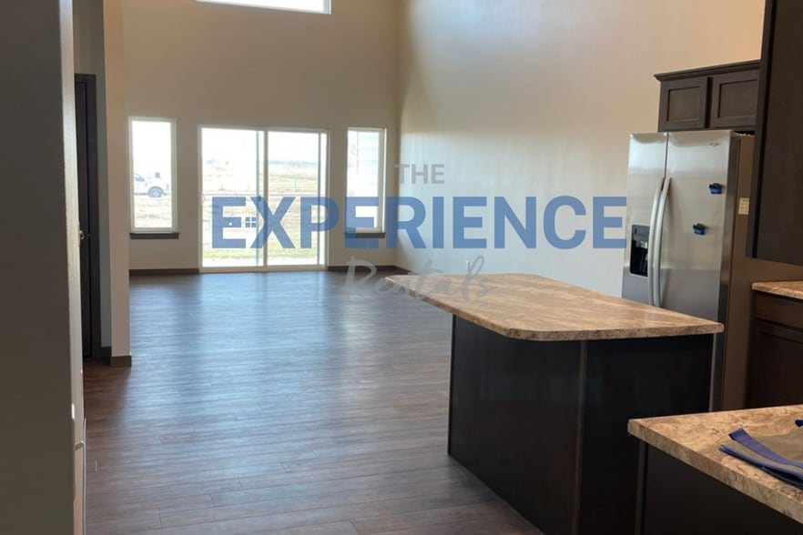 Building Photo - 5413 S Huntwood Ave